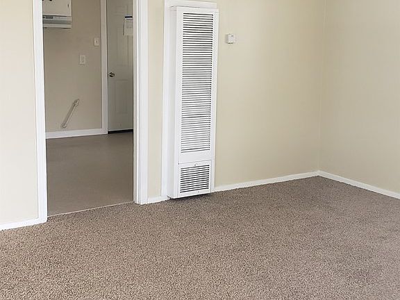 4th image of 610 Honeysuckle St