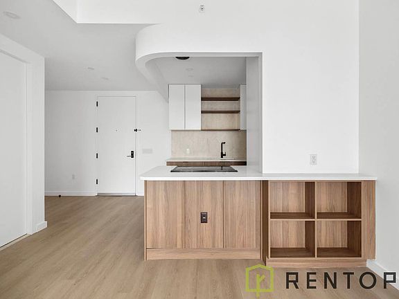 3rd image of 1051 Pacific St #7A