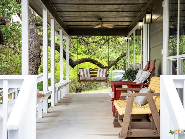 782 Appaloosa Dr, Fischer, TX 78623