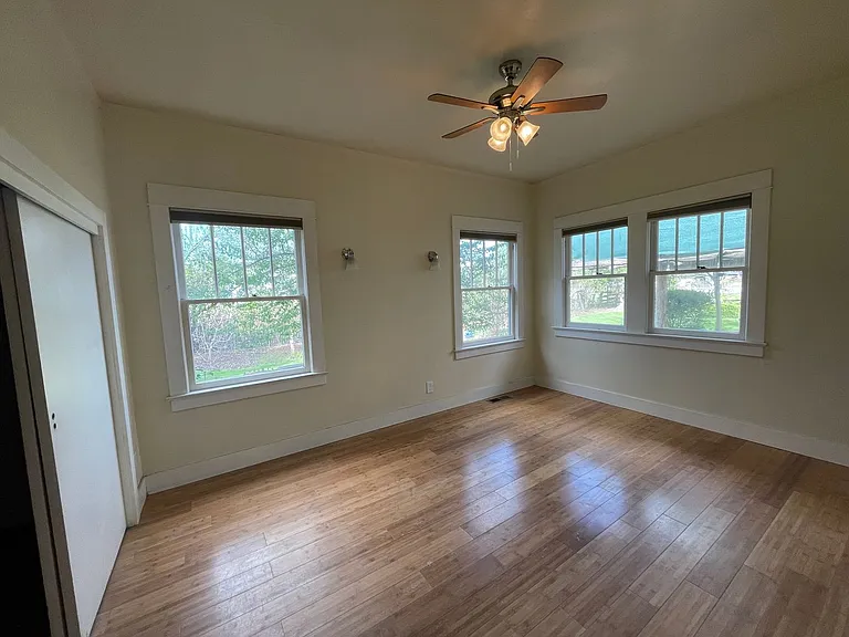 1001 Lozier Ln — Photo 14