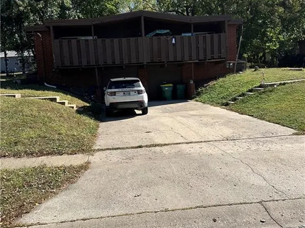 8439-8441 Kessler St, Overland Park, KS 66212