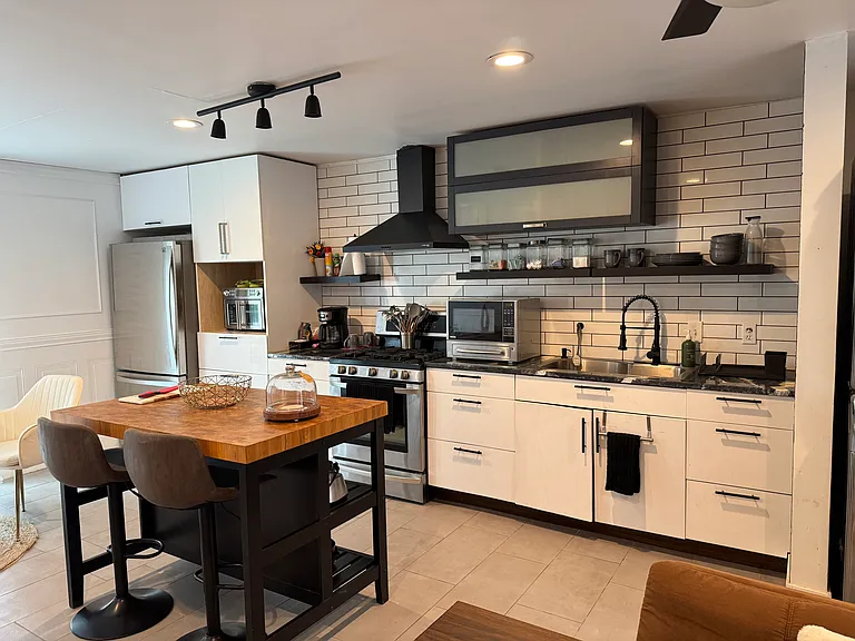 8 Thomas St #1B — Photo 10
