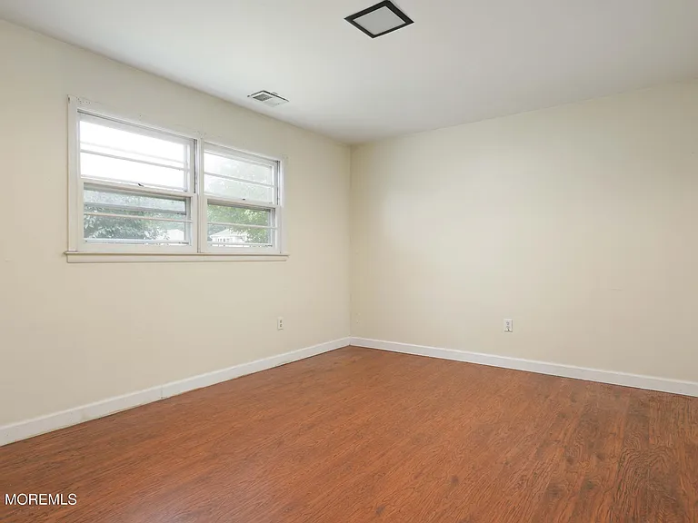 17 Wisteria Pl — Photo 16