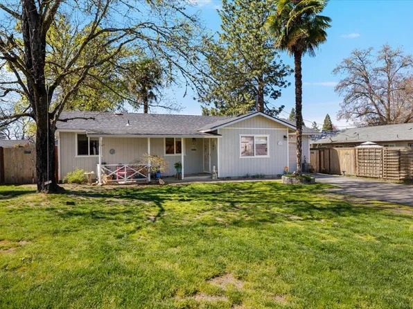 1459 SW Silver Maple Way, Grants Pass, OR 97526