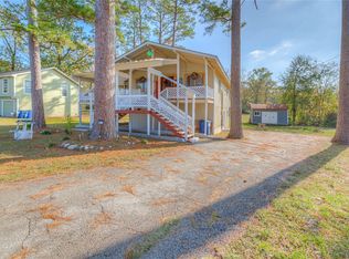 123 Hilltop Lndg, Onalaska, TX 77360