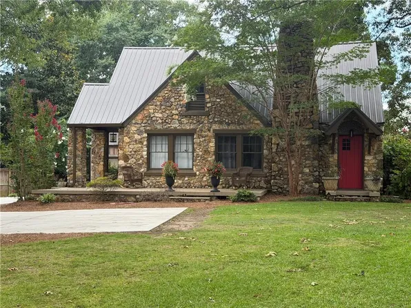 607 N College St, Cedartown, GA 30125