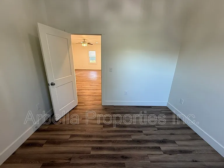 829 Hamilton St — Photo 15