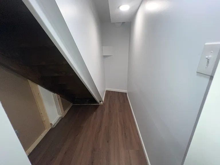 2543 W Thomas St #G — Photo 6