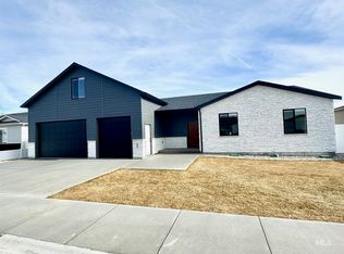 820 Salmon Dr, Heyburn, ID 83336