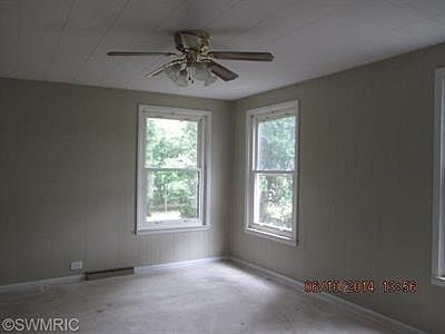 5th image of 1000 Lincoln Lake Ave NE