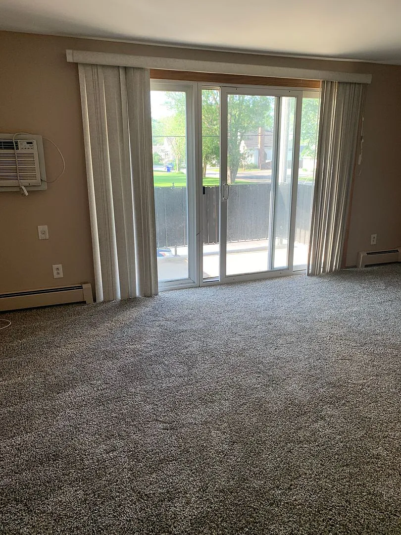 Center Road Apartments — Photo 3