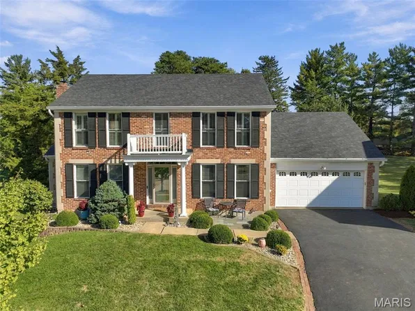 2106 Bow Tree Ct, Chesterfield, MO 63005