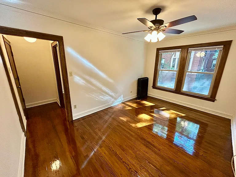 520 W Belden Ave — Photo 55