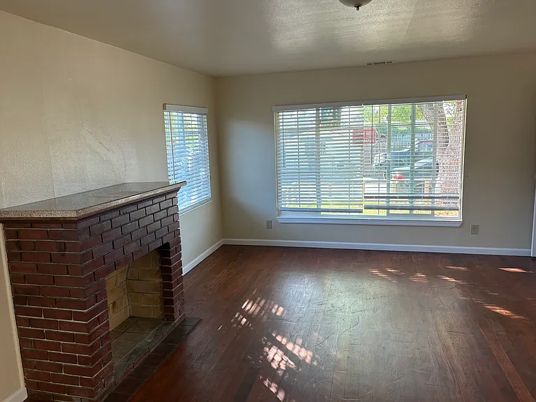 116 Carquinez St — Photo 7