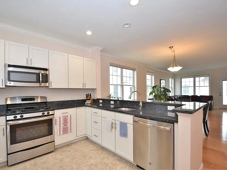 855 Main St #33 — Photo 1