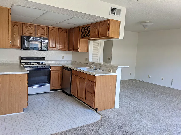 337 N Buena Vista St #202 — Photo 5