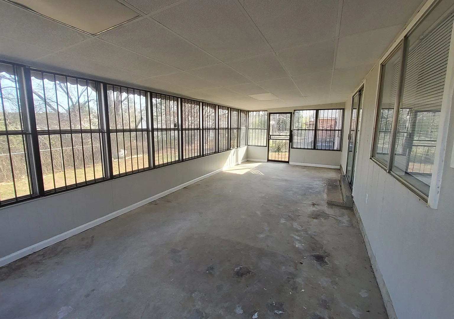 Welcome to 3760 Saint Elmo Ave! — Photo 4