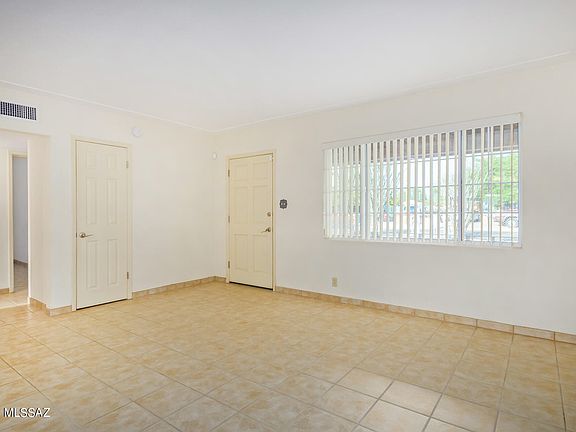 4th image of 1230 S Treat Ave
