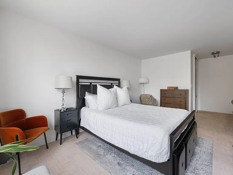 404 E 79th St #6H — Photo 9