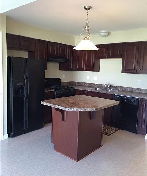 1073 Sparrow Way — Photo 4