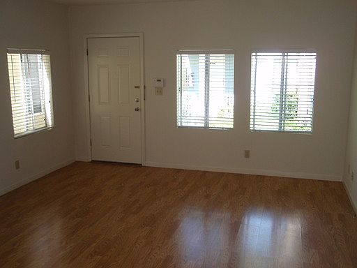 2nd image of 620 1/2 E Garfield Ave
