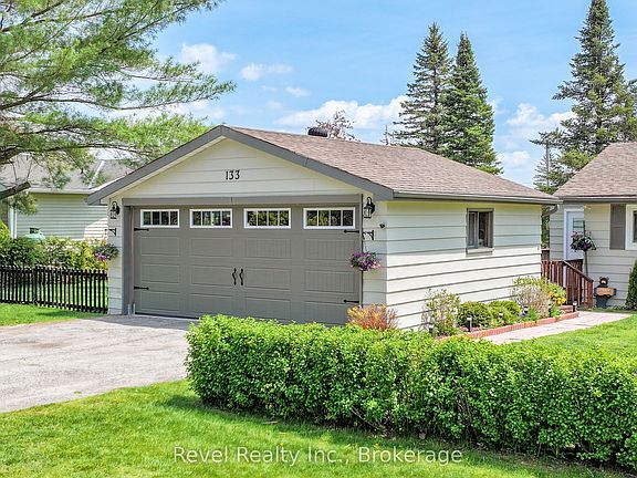 4th image of 133 Victoria Dr E