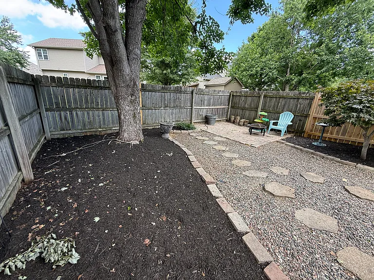 5866 Regency Dr — Photo 25