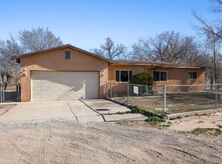 225 Mockingbird Ln, Corrales, NM 87048