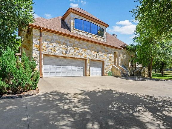 4th image of 141 Pecos St