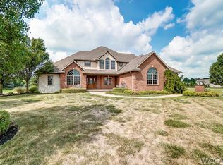 501 Honeysuckle Bnd, Lima, OH 45807