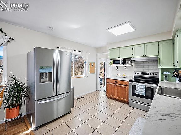 4th image of 1314 Shasta Dr