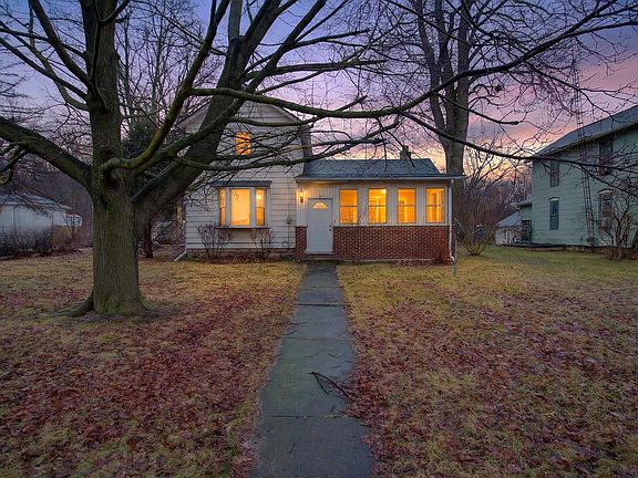 2nd image of 2013 Cooper St