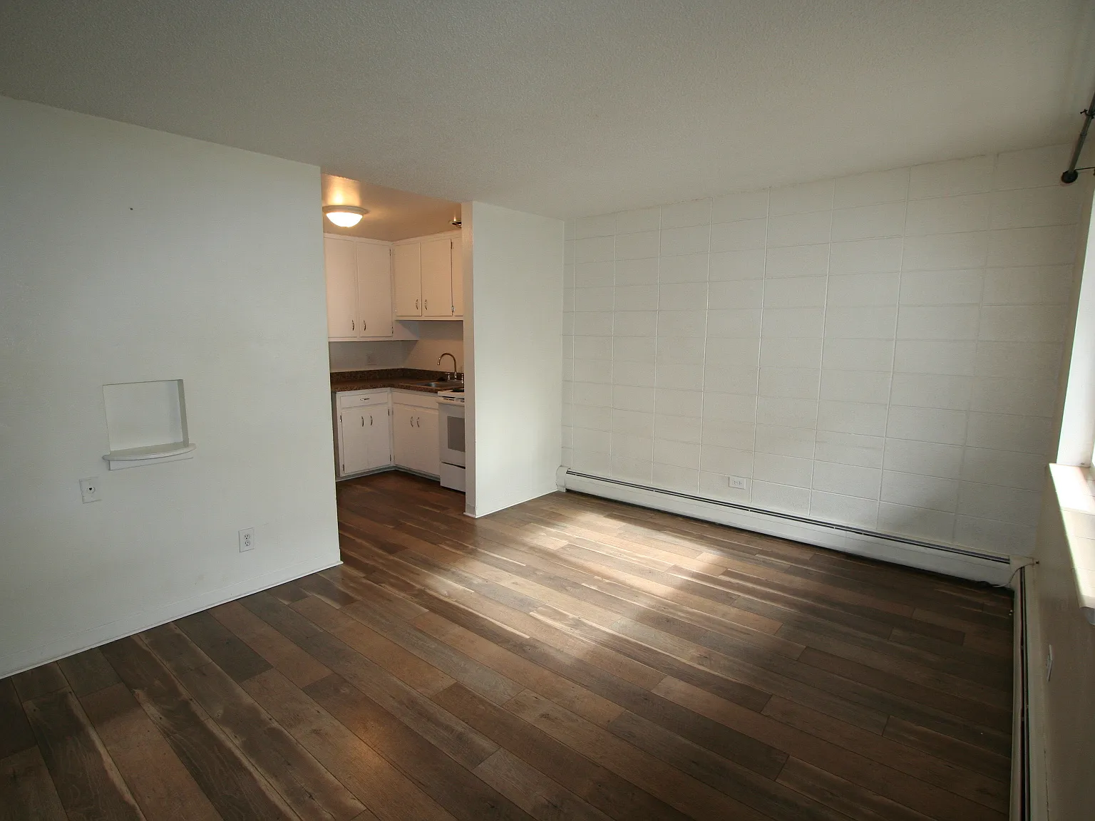 1 bed, 450 sqft, $1,195 — Photo 2