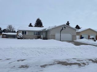 518 E 47th Street Pl, Kearney, NE 68847