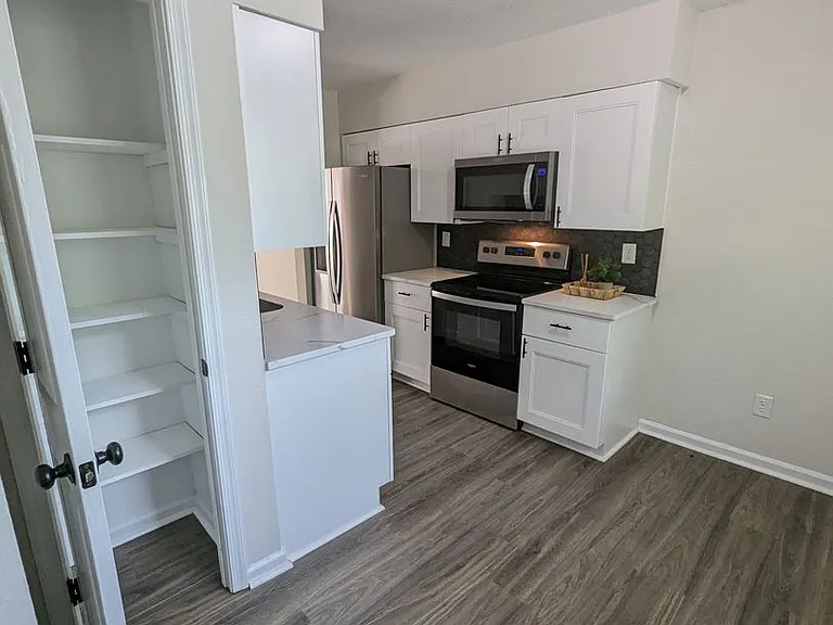 1879 Ferrell Dr — Photo 3