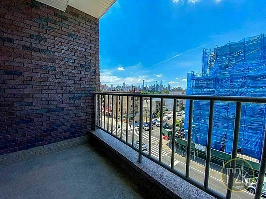 Rented by Realty 2000 Corp | media 9