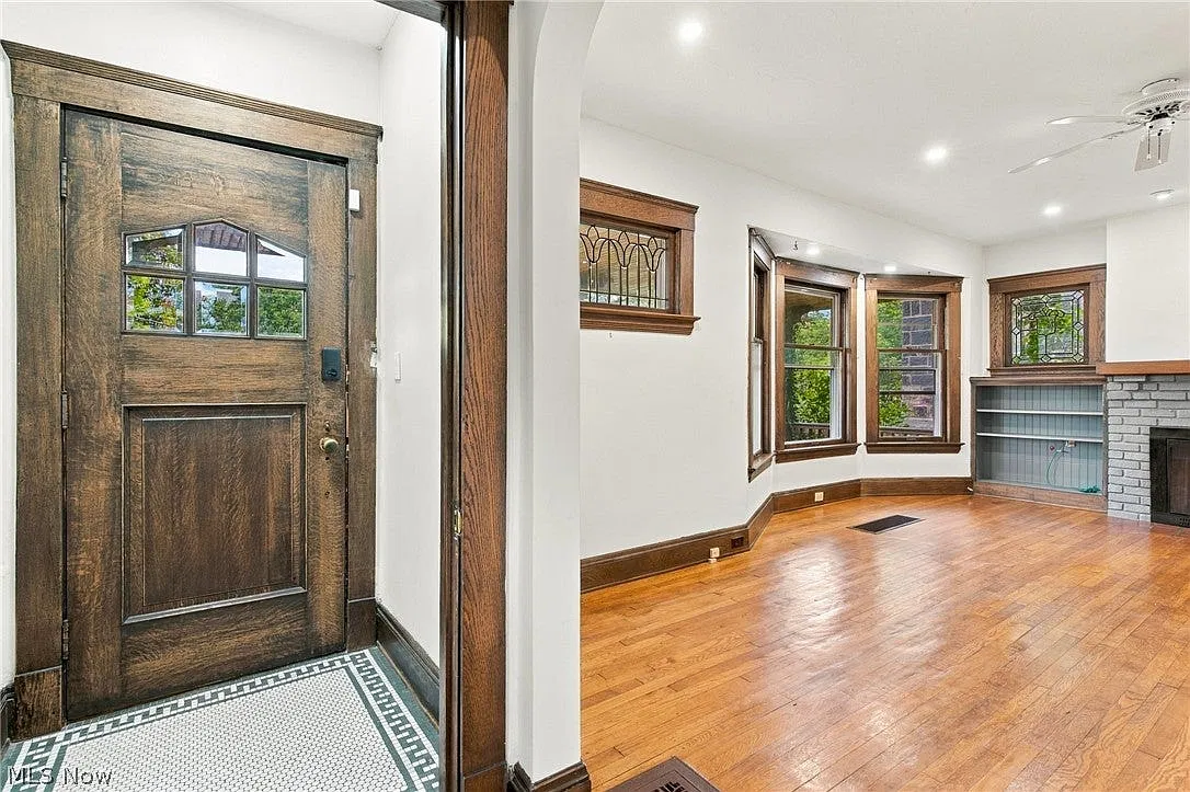 3 bed, 1.5 bath, 1577 sqft, $2,350 — Photo 4