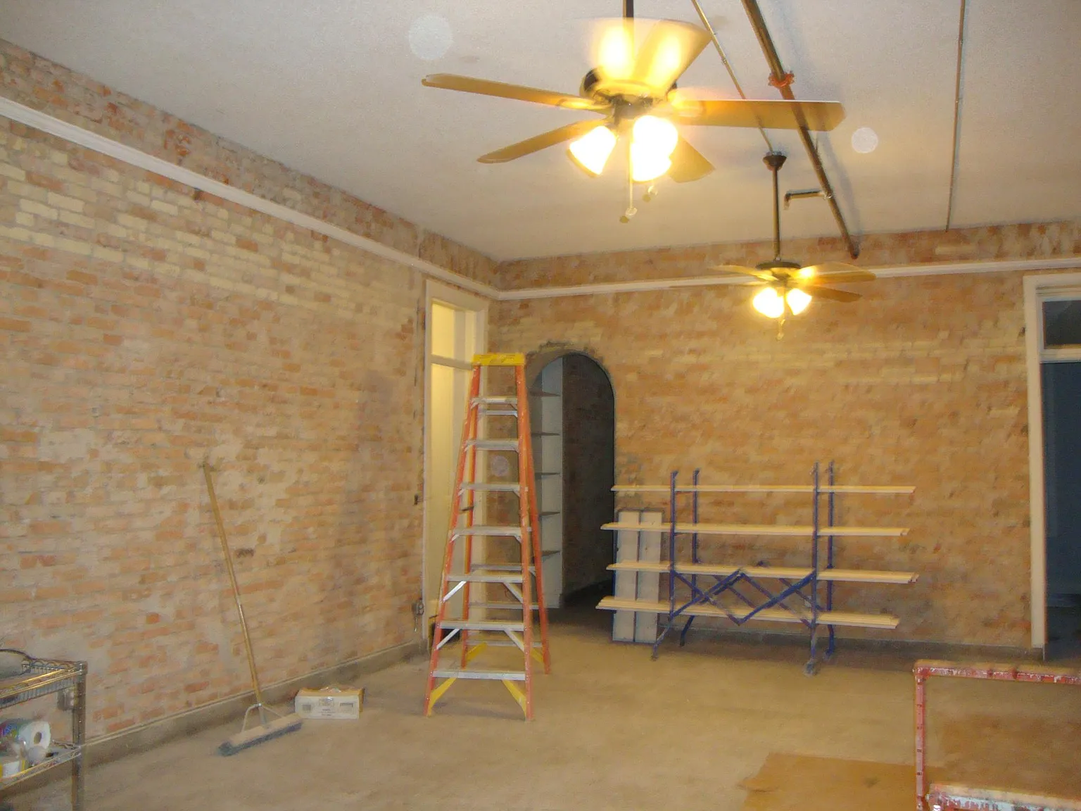 2 bed, 1600 sqft, $1,050 — Photo 4