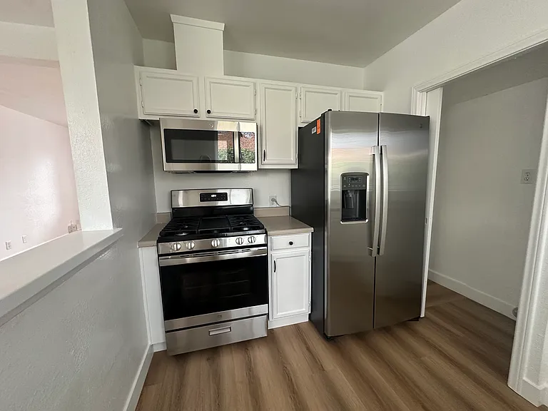 4930 N Vincent Ave — Photo 12