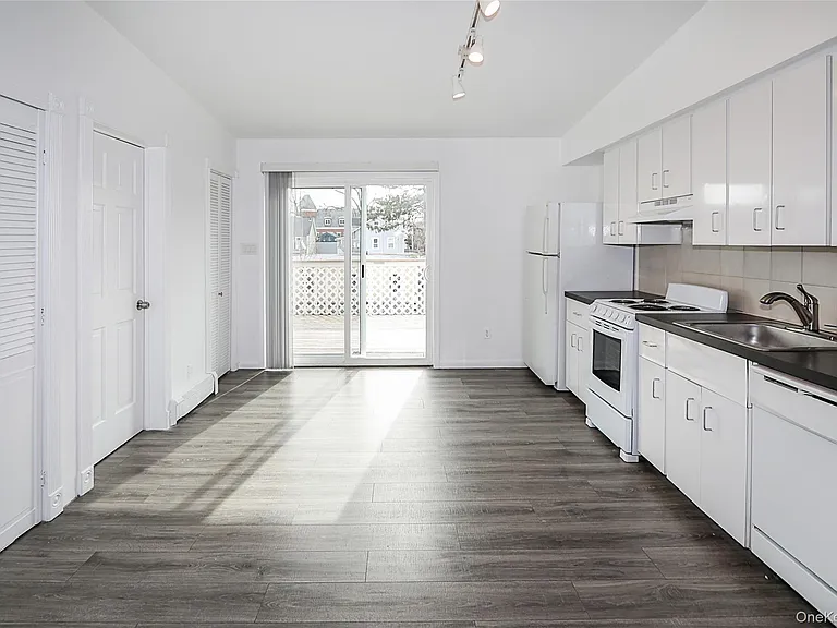 75 Maxwell Ave #B — Photo 4