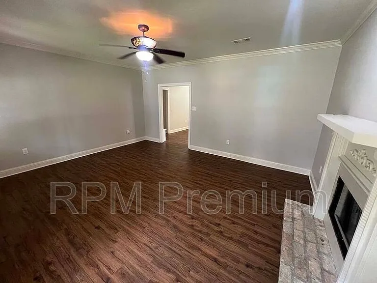 13235 Country Park Ave — Photo 10