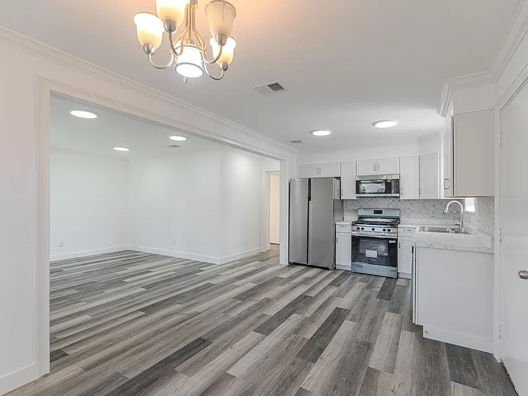 10126 Pine Moss Dr — Photo 19