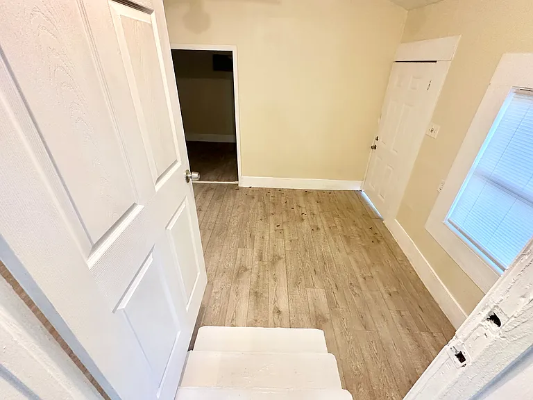 104 E Fowler Ave — Photo 16