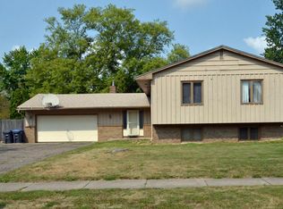 2775 Hilltop Ct, North Saint Paul, MN 55109