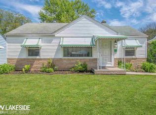 21711 Maple St, Saint Clair Shores, MI