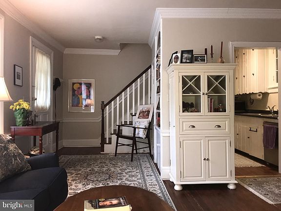 2nd image of 303 S Royal St