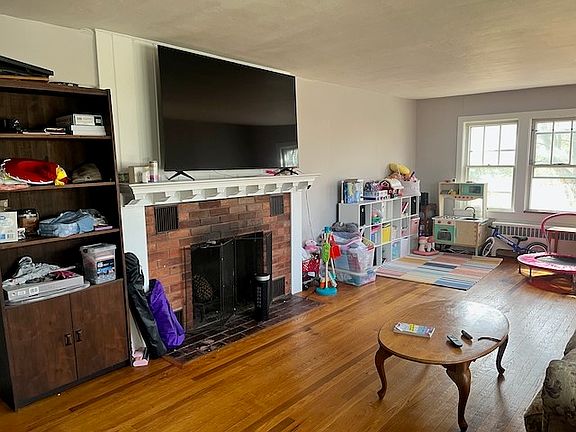5th image of 899 Cayuga Heights Rd