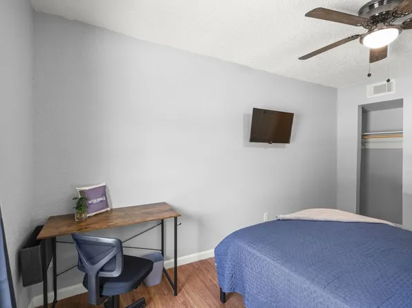 (undisclosed Address), Houston, TX 77048
