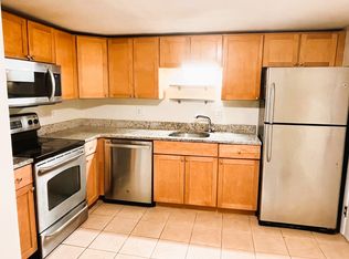 870 Haverhill St APT 11, Rowley, MA 01969