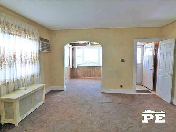 4th image of 1454 E 64th St